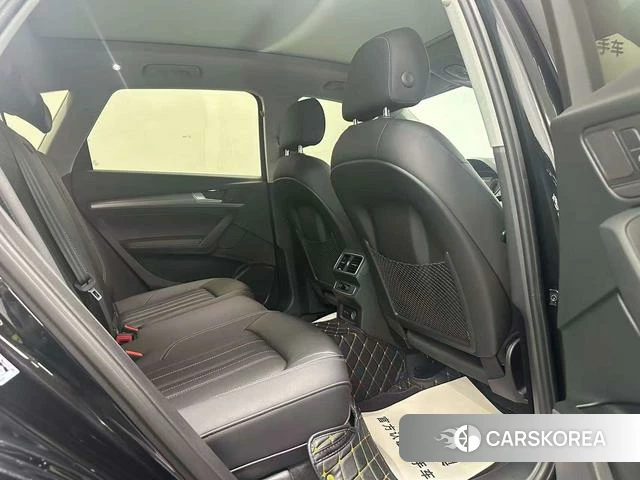 Audi Q5L 2022 Черный из Китая