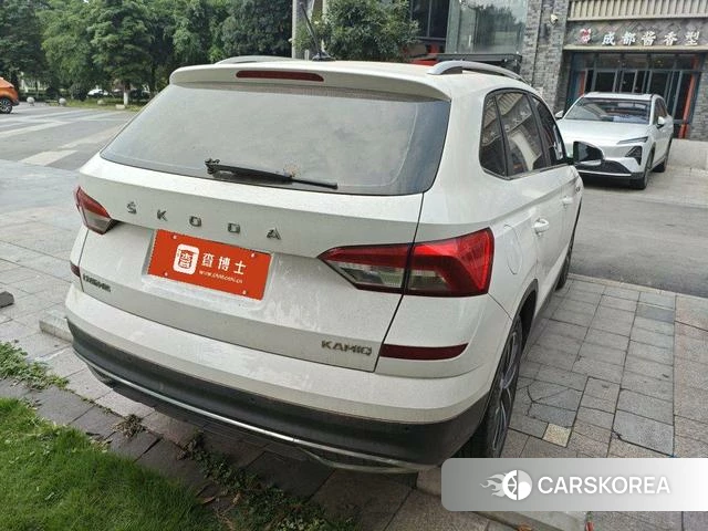 Skoda Komick 2021 Белый из Китая