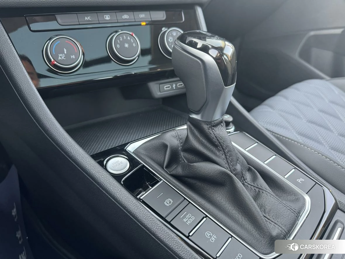Volkswagen Sagitar 2024 Белый из Китая