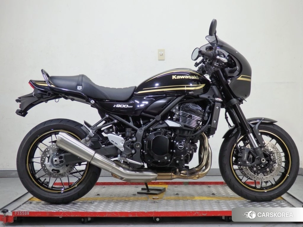 Проданный Kawasaki Z900RS CAFE 2023 из Японии