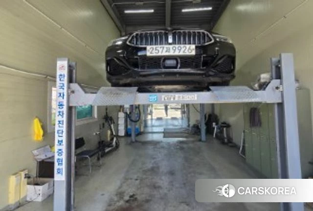 BMW 8 Series (G15) 2019 Черный из Кореи