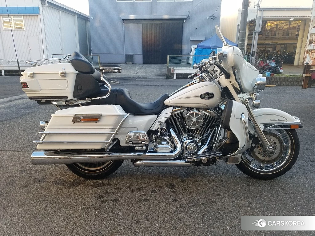 Проданный Harley-Davidson Electra Glide FLHTCU1690 2013 из Японии