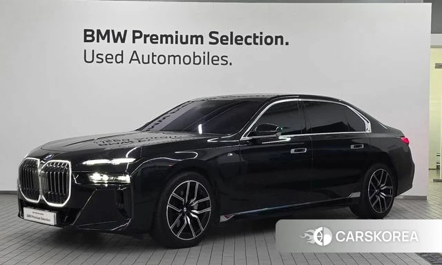 BMW 7 Series (G70) 2023 Черный из Кореи