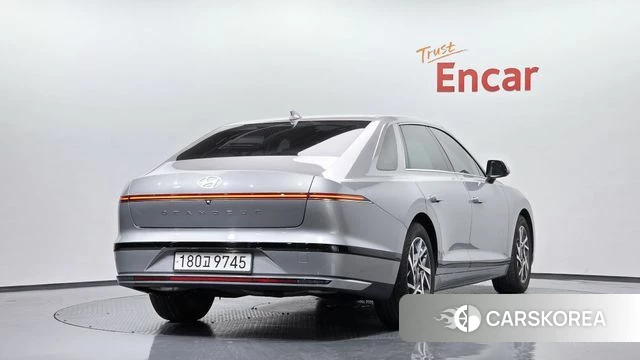 Hyundai Grandeur (GN7) 2023 Серебряный из Кореи