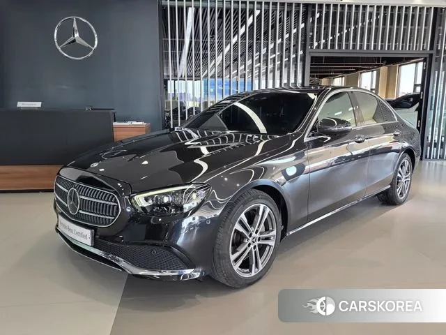 Mercedes-Benz E-Class W213 2021 Серебристо-серый из Кореи