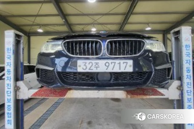 BMW 5 Series (G30) 2018 Черный из Кореи