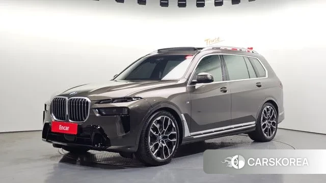 BMW X7 (G07) 2023 Песочный из Кореи