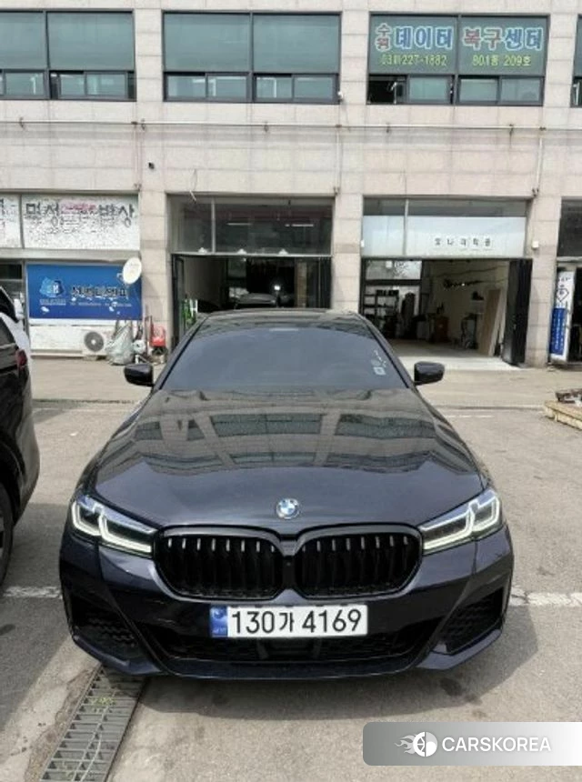 BMW 5 Series (G30) 2023 Черный из Кореи