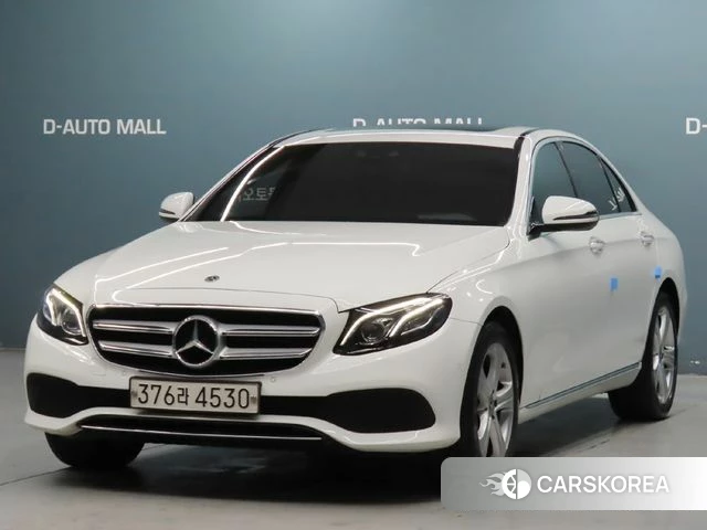 Mercedes-Benz E-Class W213 2018 Белый из Кореи