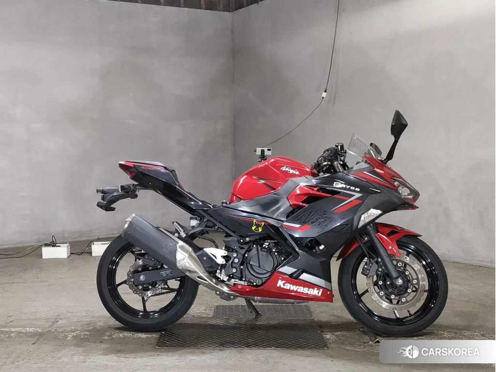 Проданный Kawasaki NINJA 400 2018 из Японии