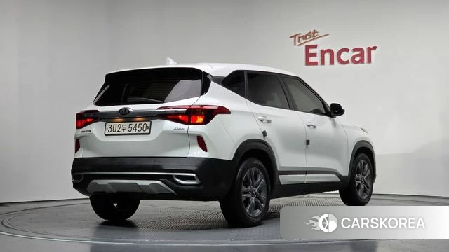 Kia Seltos 2020 Белый из Кореи