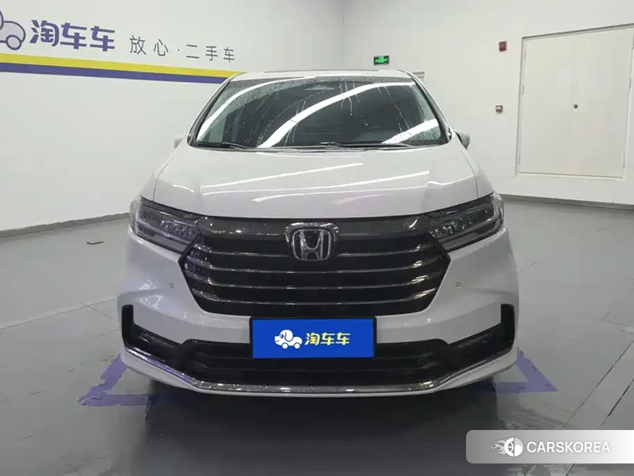 Honda Odyssey 2023 Белый из Китая