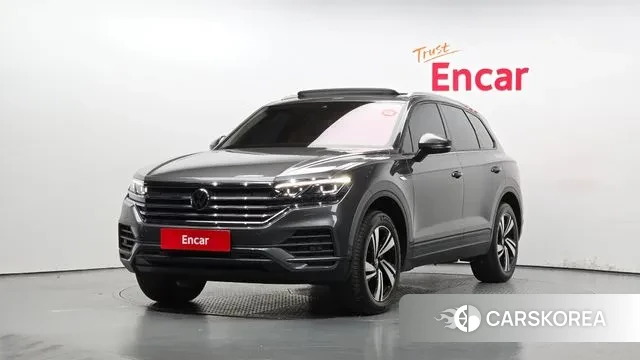 Volkswagen Touareg 3rd generation 2023 Серый из Кореи