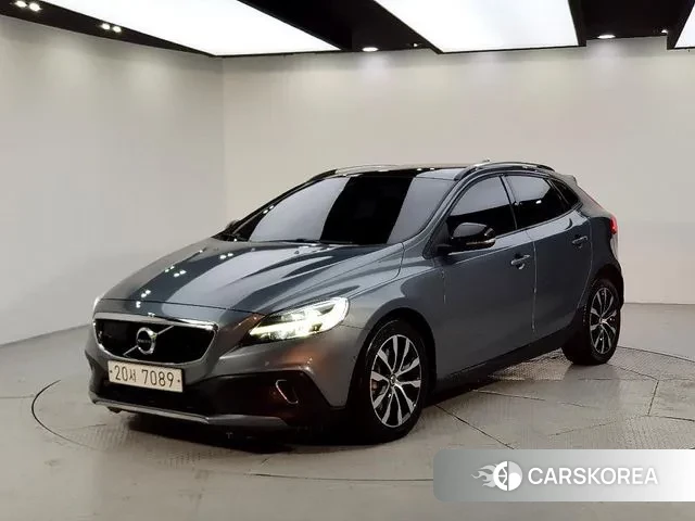Volvo V40 Cross-Country 2019 Серый из Кореи