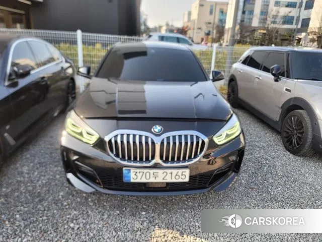 BMW 1 Series (F40) 2021 Черный из Кореи