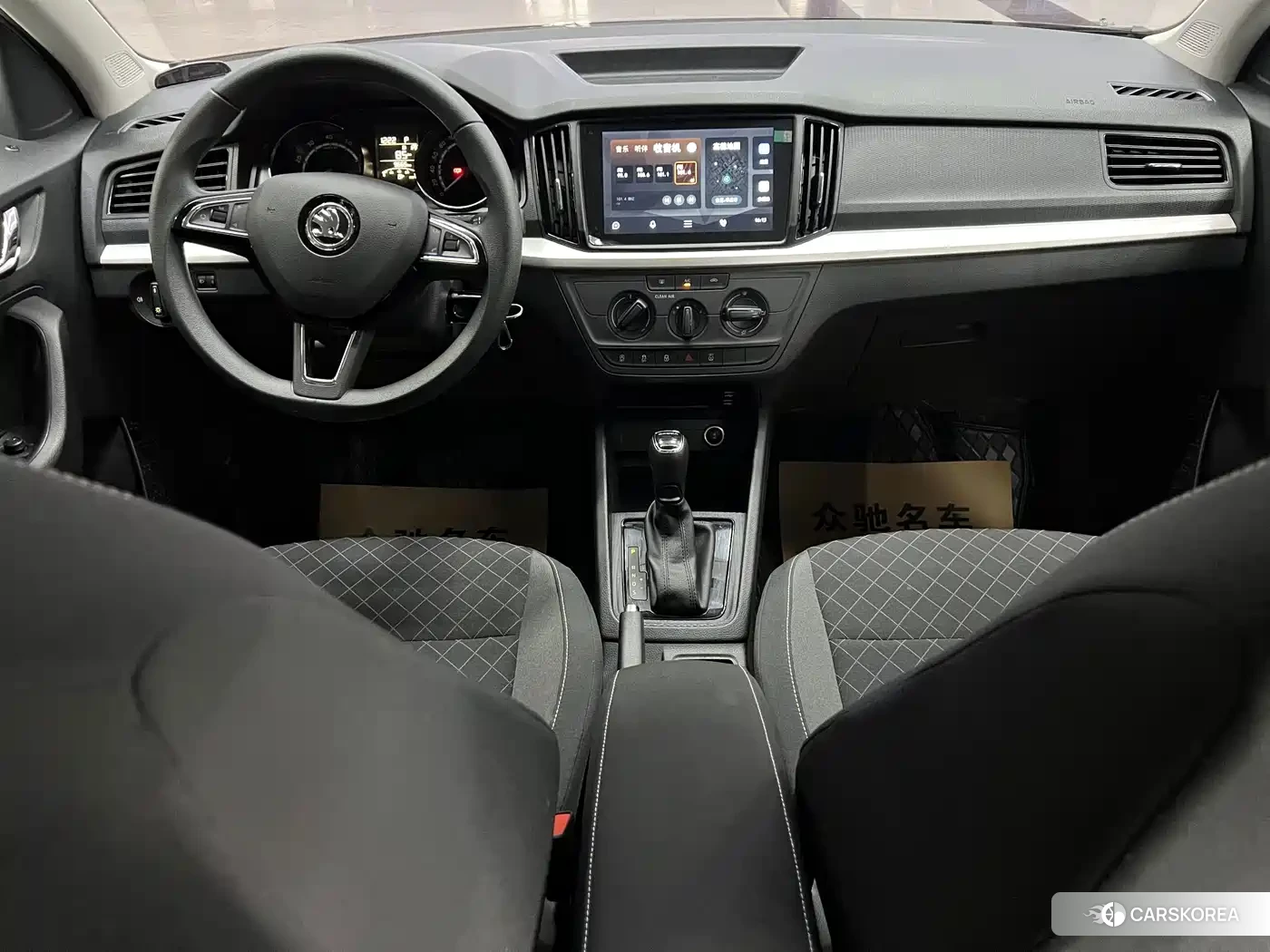 Skoda Kamiq 2024 Белый из Китая