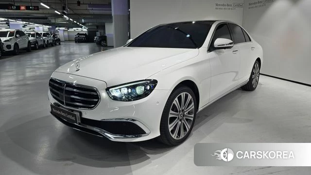 Mercedes-Benz E-Class W213 2022 Белый из Кореи