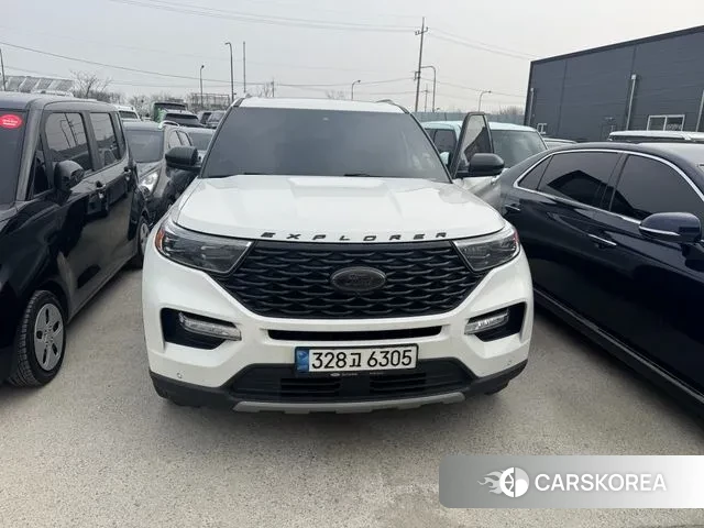 Ford Explorer 6th Generation 2022 Белый из Кореи