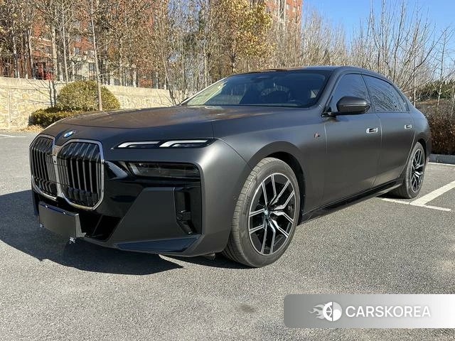 BMW 7 series 2024 Темно-серый из Китая