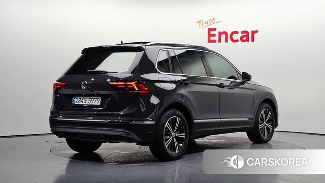 Volkswagen Tiguan second Generation 2020 Серый из Кореи
