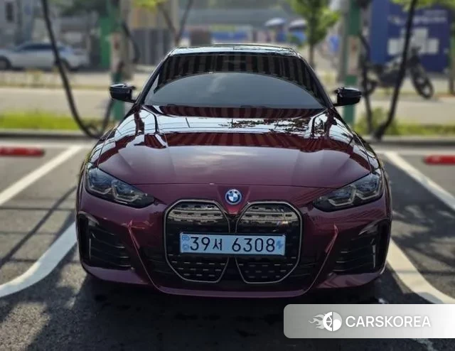 BMW i4 2023 Красный из Кореи