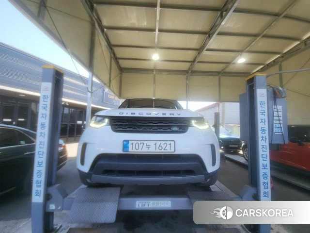 Land Rover Discovery 5 2019 Белый из Кореи