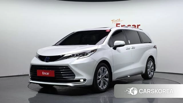 Toyota Sienna 4th Generation 2022 Белый из Кореи