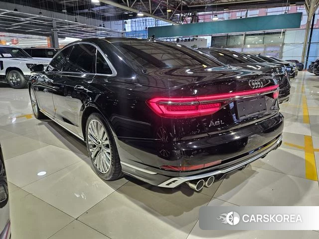 Audi A8 2022 Черный из Китая