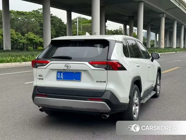 Toyota RAV4 Rongfang 2021 Белый из Китая