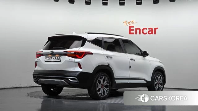 Kia Seltos 2020 Белый из Кореи
