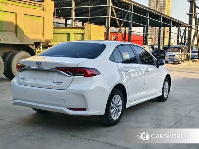 Toyota Corolla 2021 Белый из Китая