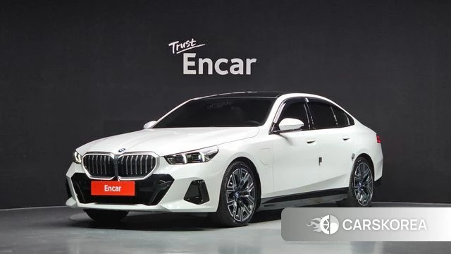 BMW 5 Series (G60) 2024 Белый из Кореи