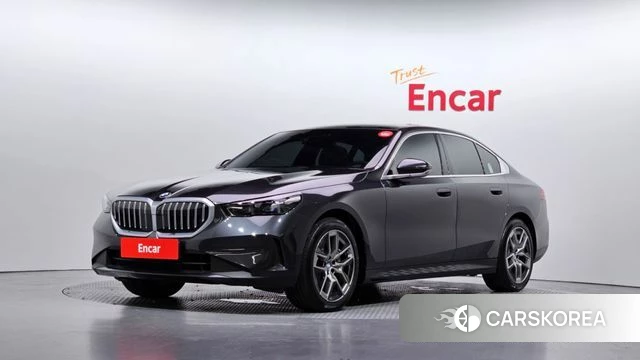 BMW 5 Series (G60) 2023 Серый из Кореи