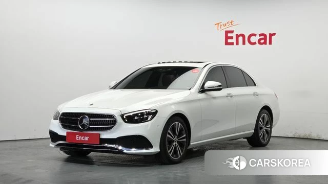 Mercedes-Benz E-Class W213 2021 Белый из Кореи