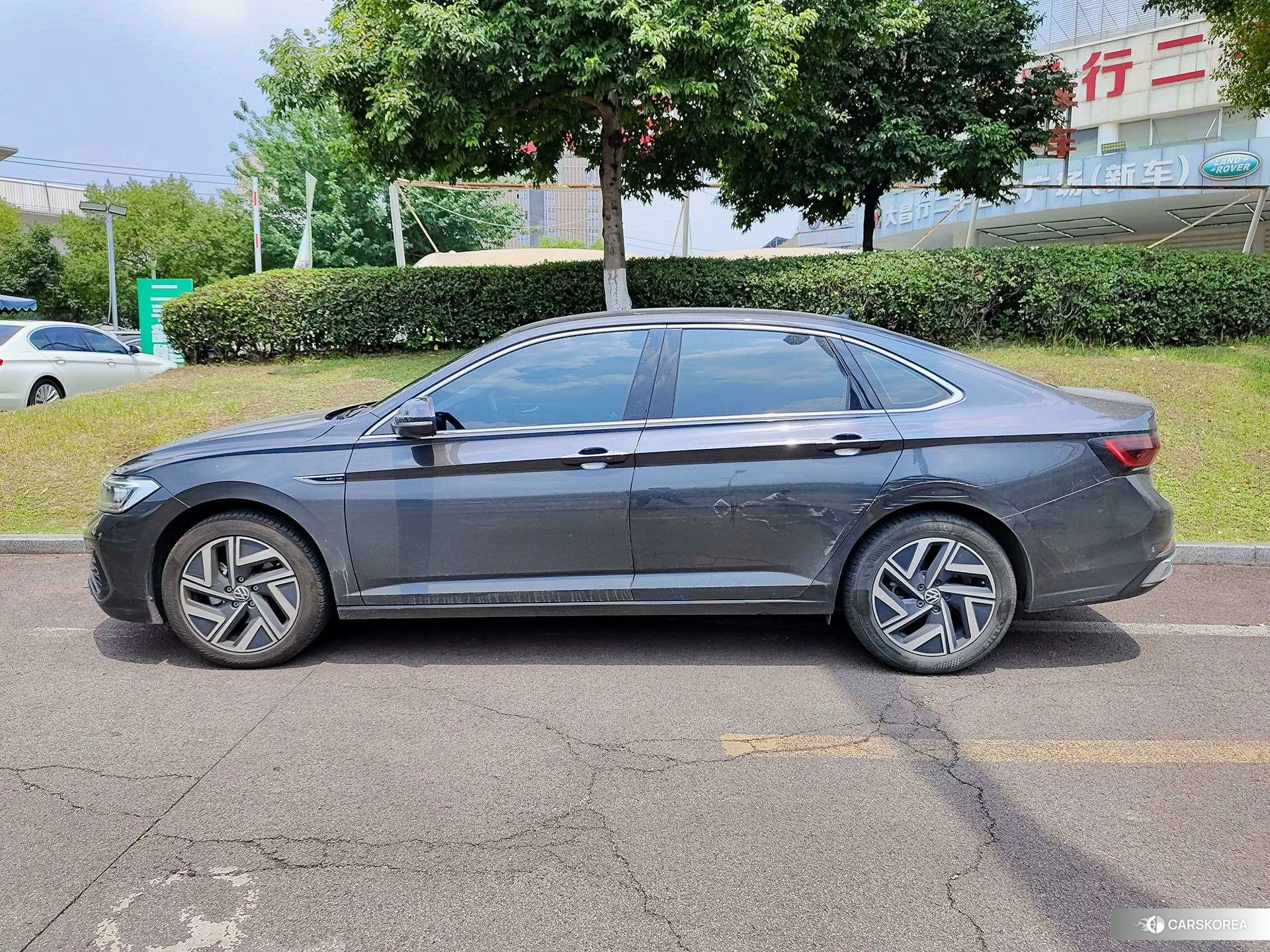 Volkswagen Sagitar 2024 Темно-серый из Китая