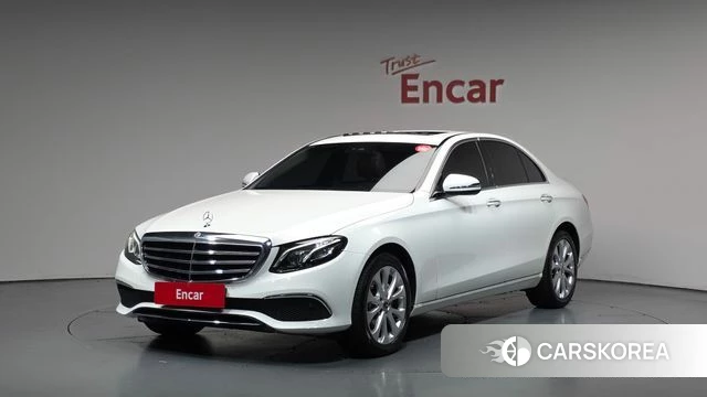 Mercedes-Benz E-Class W213 2019 Белый из Кореи