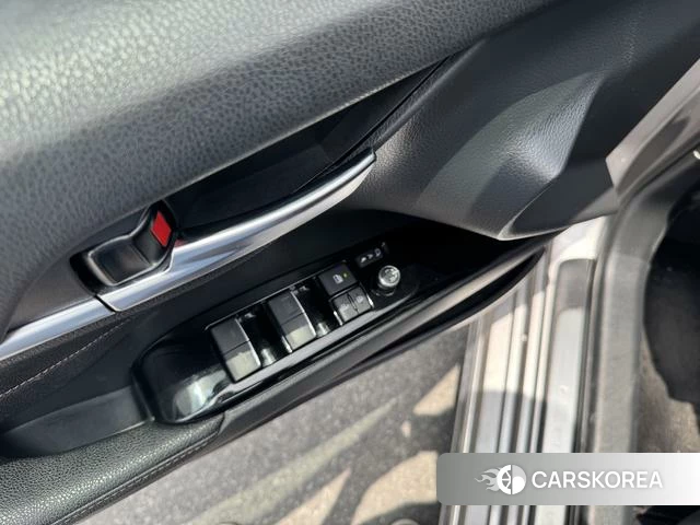 Toyota Camry 2023 Серебристо-серый из Китая