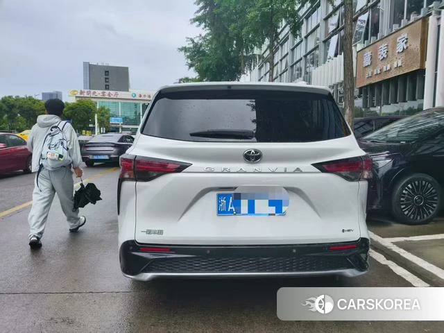 Toyota Grevia id 4321165 из Китая