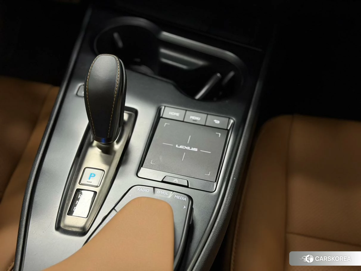 Lexus UX EV 2020 Белый из Китая