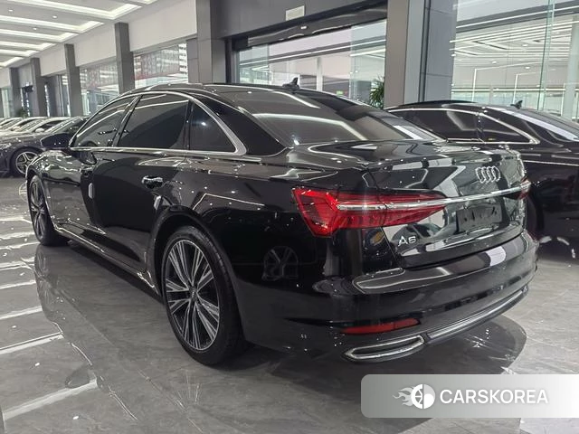 Audi A6L 2021 Черный из Китая