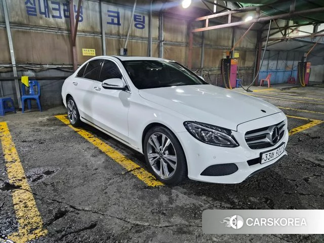 Mercedes-Benz C-Class W205 2018 Белый из Кореи