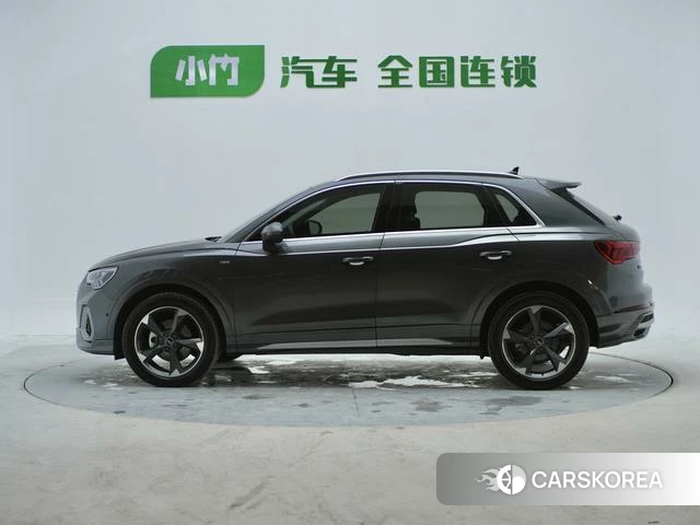 Audi Q3 2023 Темно-серый из Китая