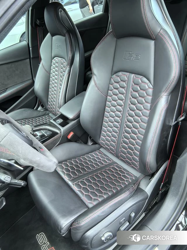 Audi RS 4 2022 Черный из Китая