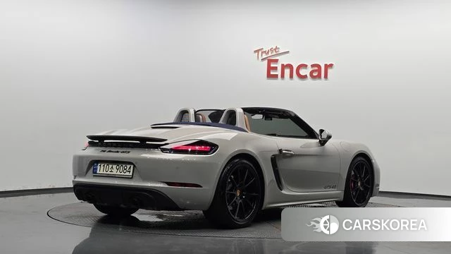 Porsche 718 Boxster 2023 Серебристо-серый из Кореи