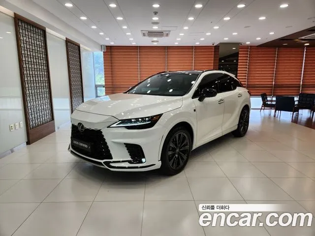 Lexus RX500h 5th generation 2024 Белый из Кореи