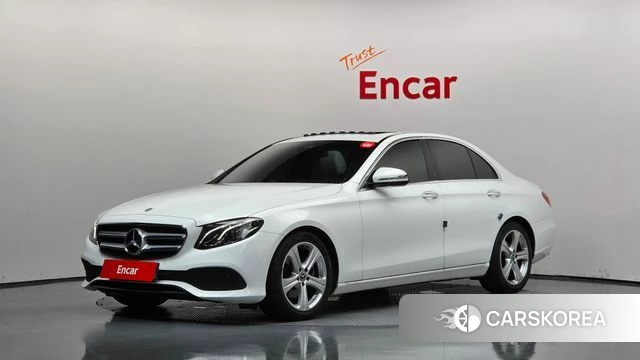Mercedes-Benz E-Class W213 2018 Белый из Кореи