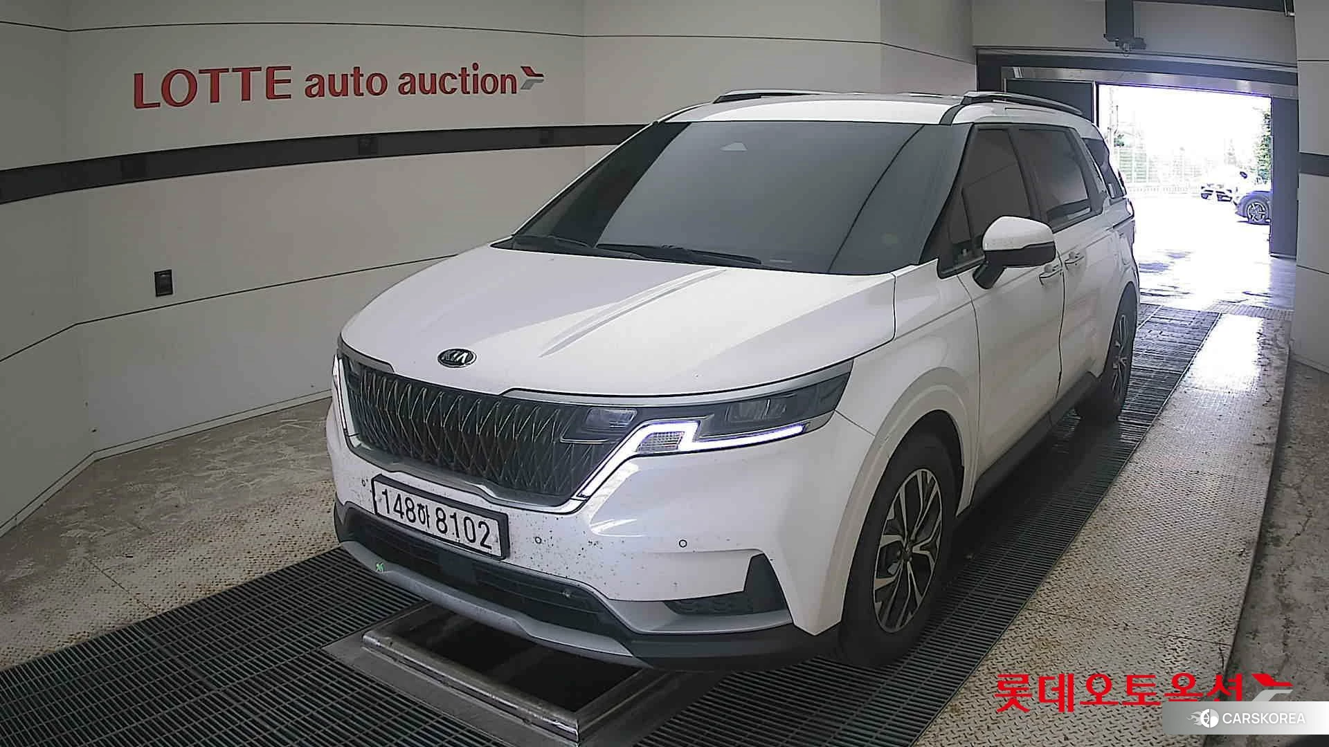 Kia Carnival 2021 Snow White Pearl (optional) из Кореи
