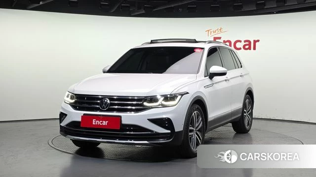 Volkswagen Tiguan second Generation 2021 Белый из Кореи