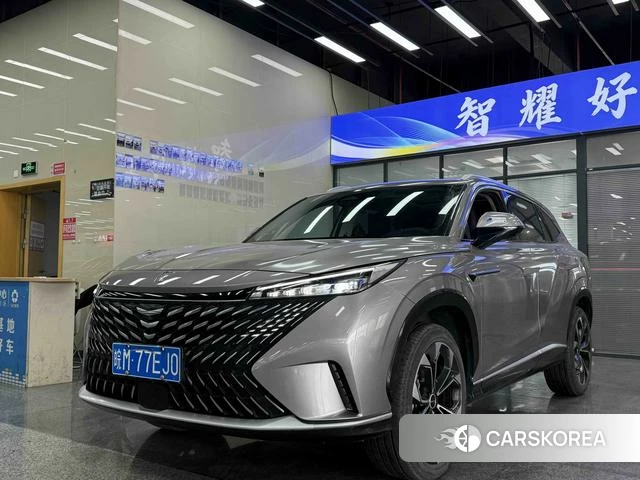 Roewe RX5 2023 Серебристо-серый из Китая