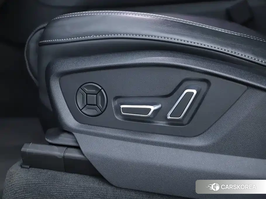 Audi SQ7 2024 Черный из Китая